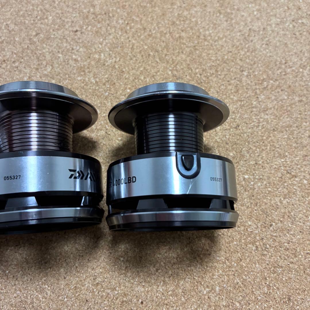 釣*ん様 尾長モンスター 4000LBD スプール2個セット スペアスプール グ