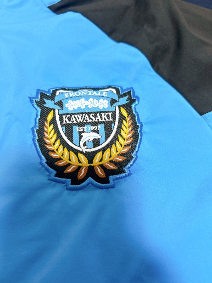 川崎フロンターレトレーニングハーフジップトップ　選手サイン入り