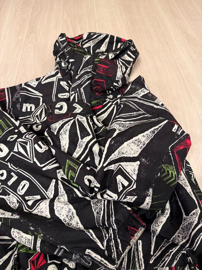 &*i様 VOLCOM スノーボードウェア メンズ上下セットM〜L相当