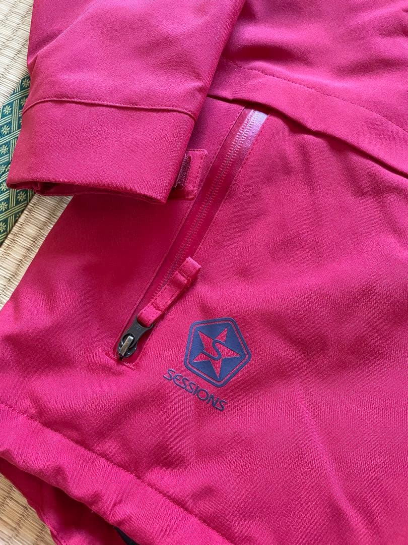 セッションズ　SESSIONS ジャケット　Lサイズ　赤　2日使用