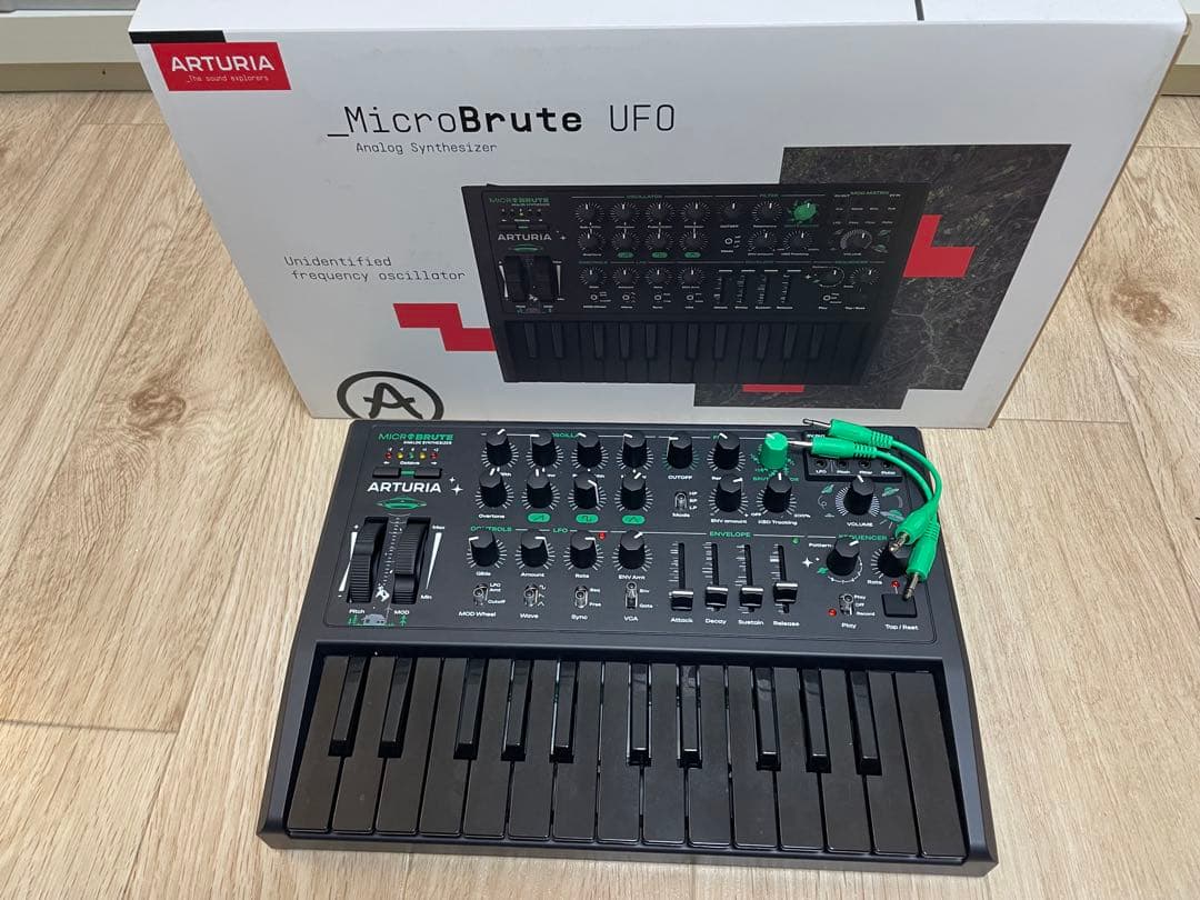ARTURIA MicroBrute UFO アナログシンセサイザー　限定モデル