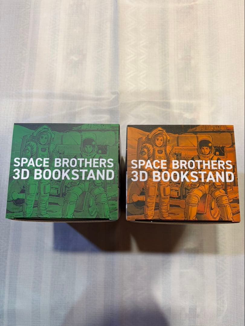 宇宙兄弟　1666体限定　ムッタとヒビトの月面3D ブックスタンド