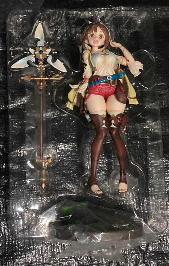 ライザのアトリエ　ライザリン・シュタウト　 1／7スケール　フィギュア