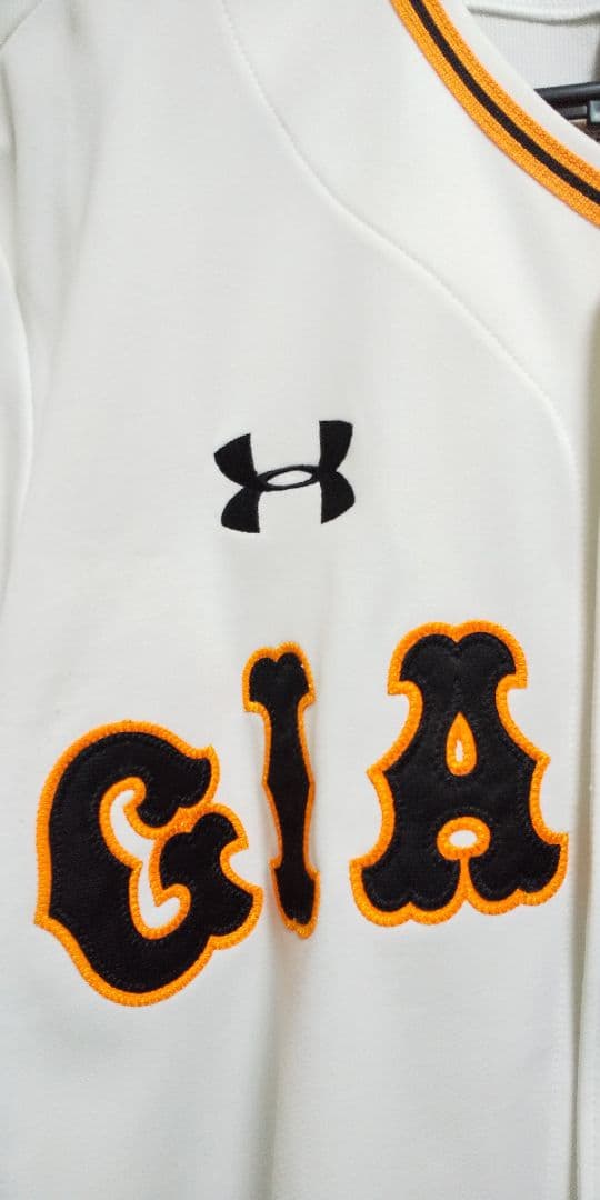UNDER ARMOUR　LGサイズ　巨人　坂本勇人選手　ユニフォーム