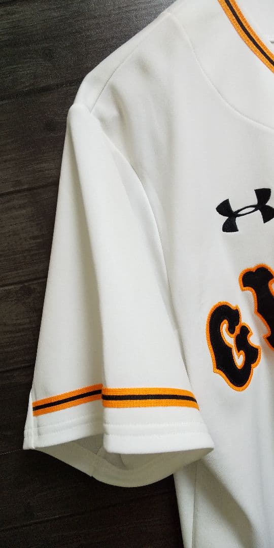 UNDER ARMOUR　LGサイズ　巨人　坂本勇人選手　ユニフォーム