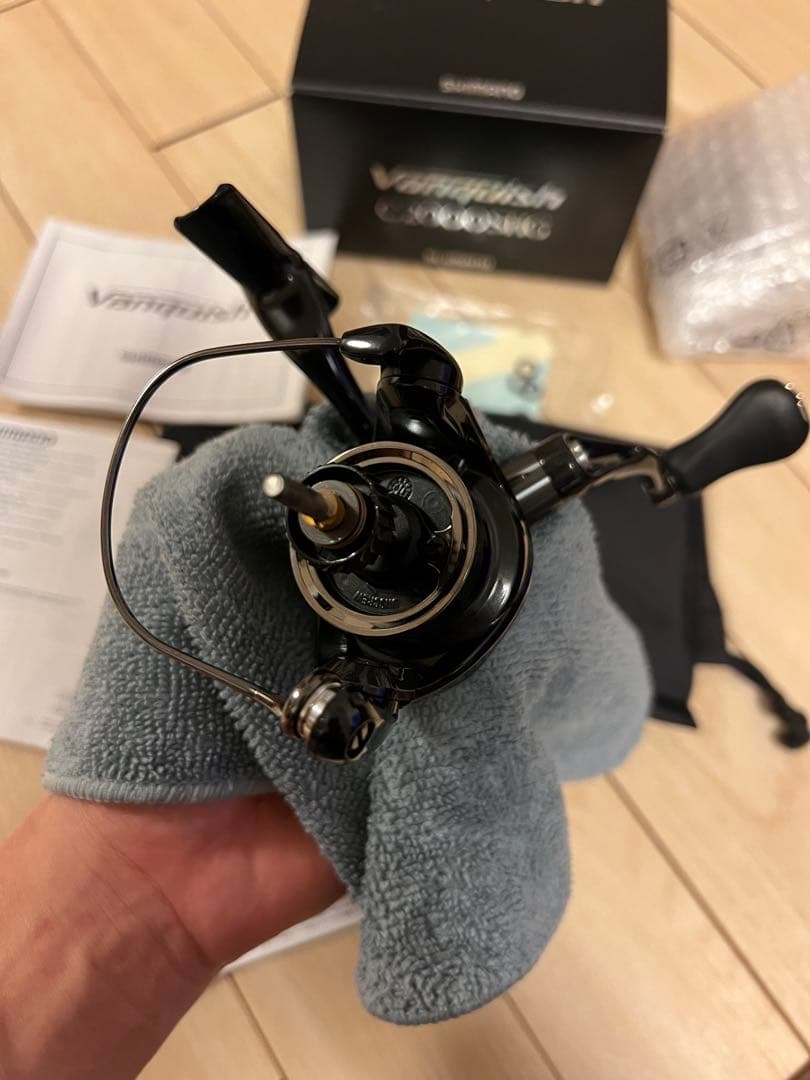【極美品】19 Vanquish C2000SHG 一度短時間釣行