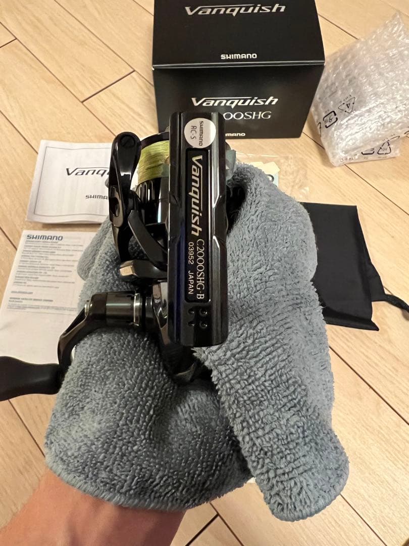 【極美品】19 Vanquish C2000SHG 一度短時間釣行