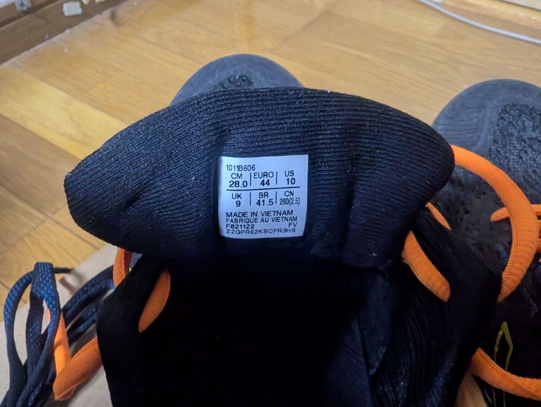asics Trabuco Max 2 28.0cm ブラック/オレンジ