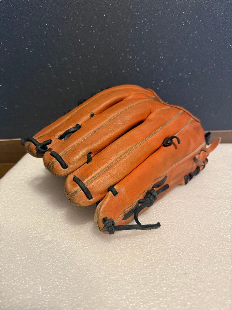 ★即戦力★ ハタケヤマ 一般硬式用 外野手 人気 良型 直刺繍 小指2本