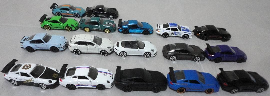 ミニカーポルシェ28台