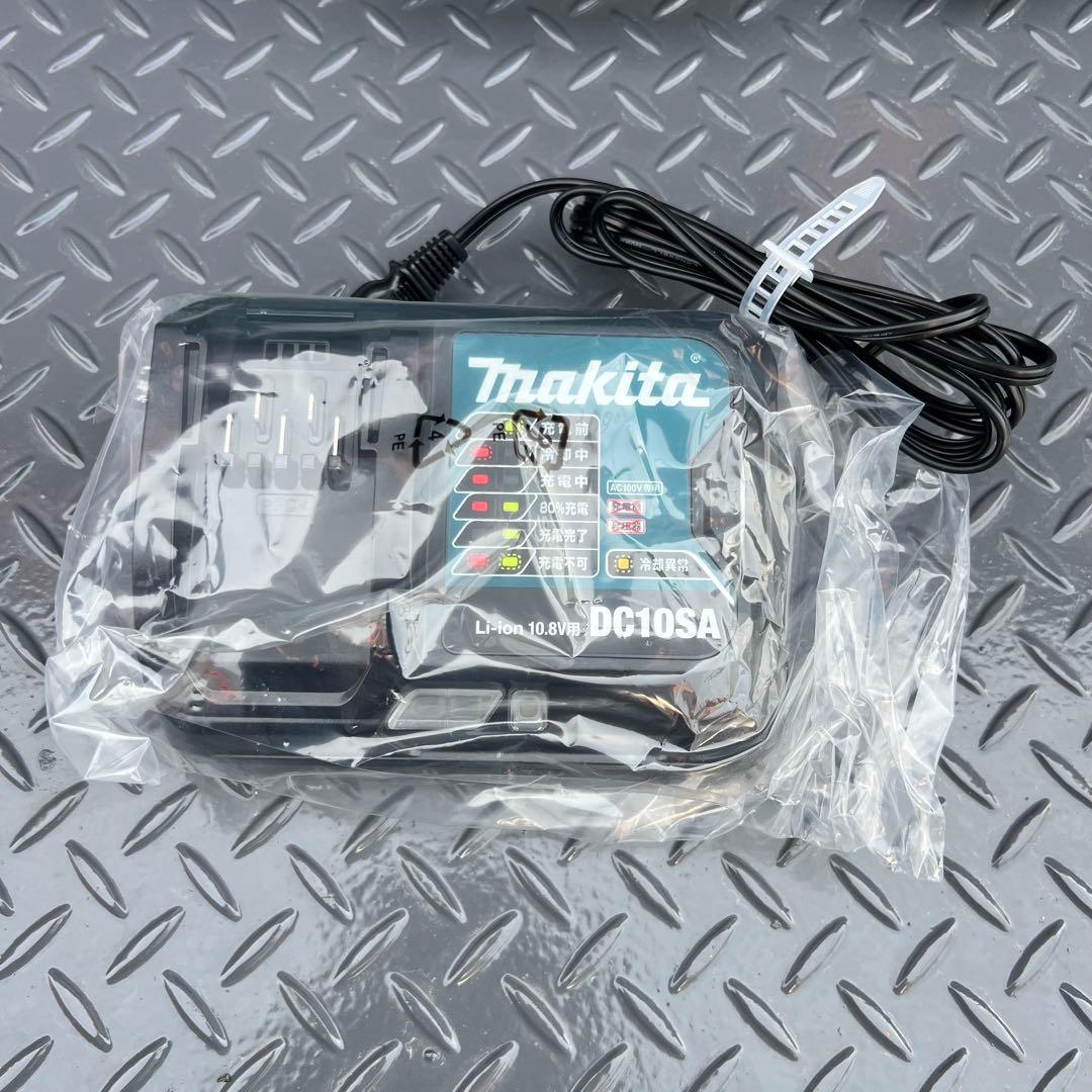 【極美品・ほぼ未使用】Makita マキタ MP100D 充電式空気入れ