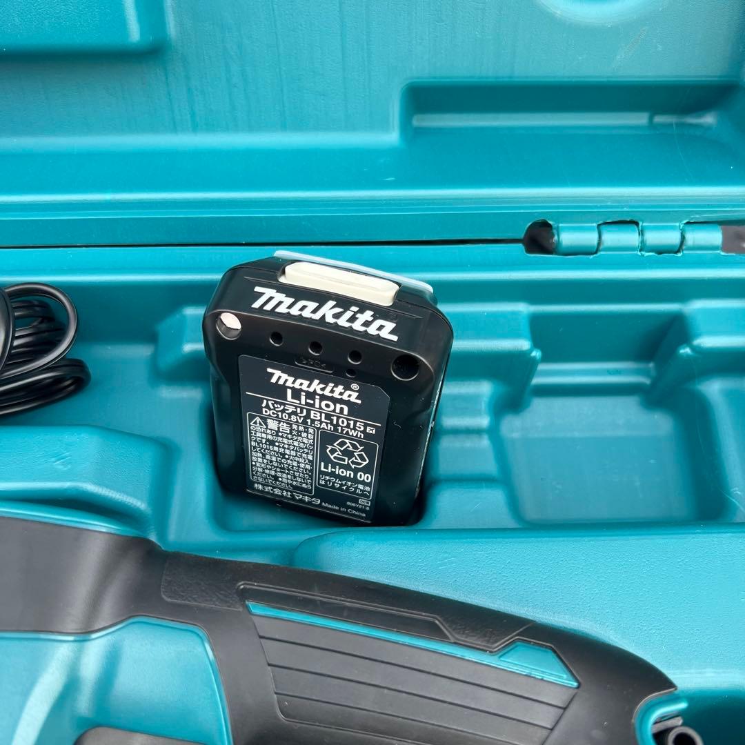【極美品・ほぼ未使用】Makita マキタ MP100D 充電式空気入れ