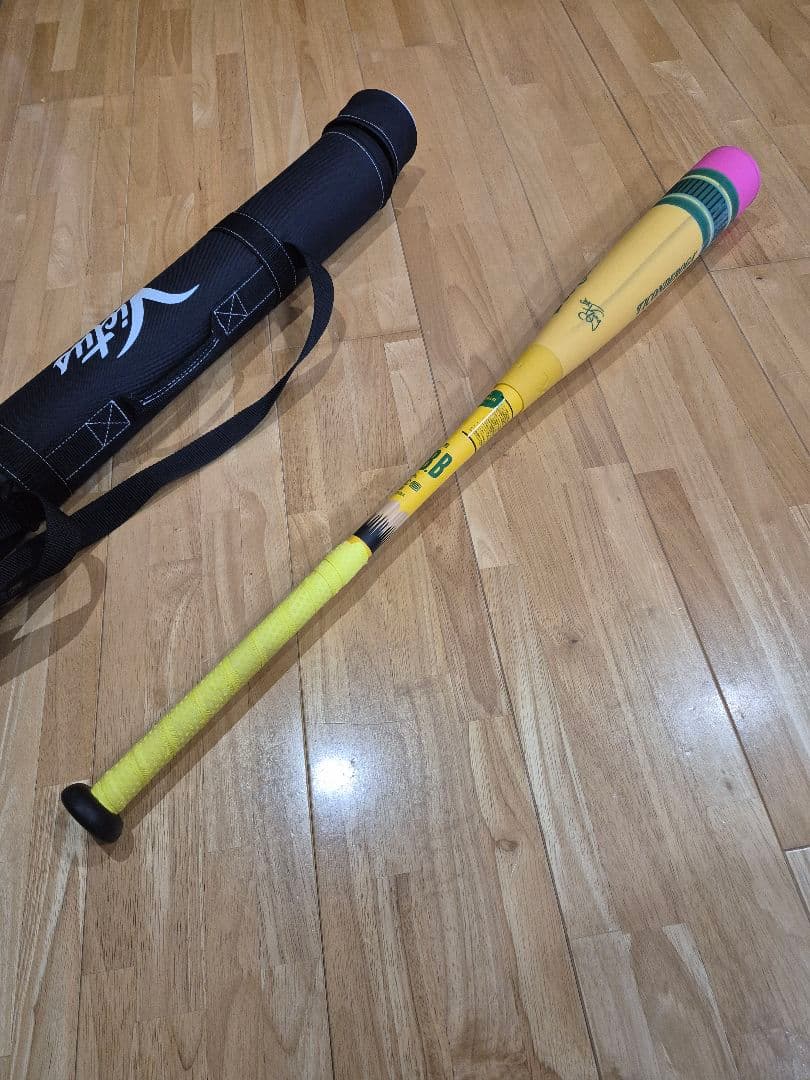 【美品】ペンシルバット Victus 軟式バット 84cm