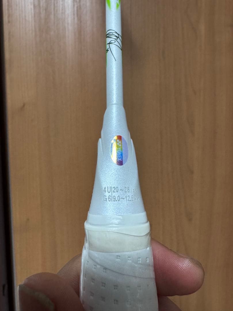 ASTROX 100 ZZ バドミントンラケット 4U G6 新品　未使用