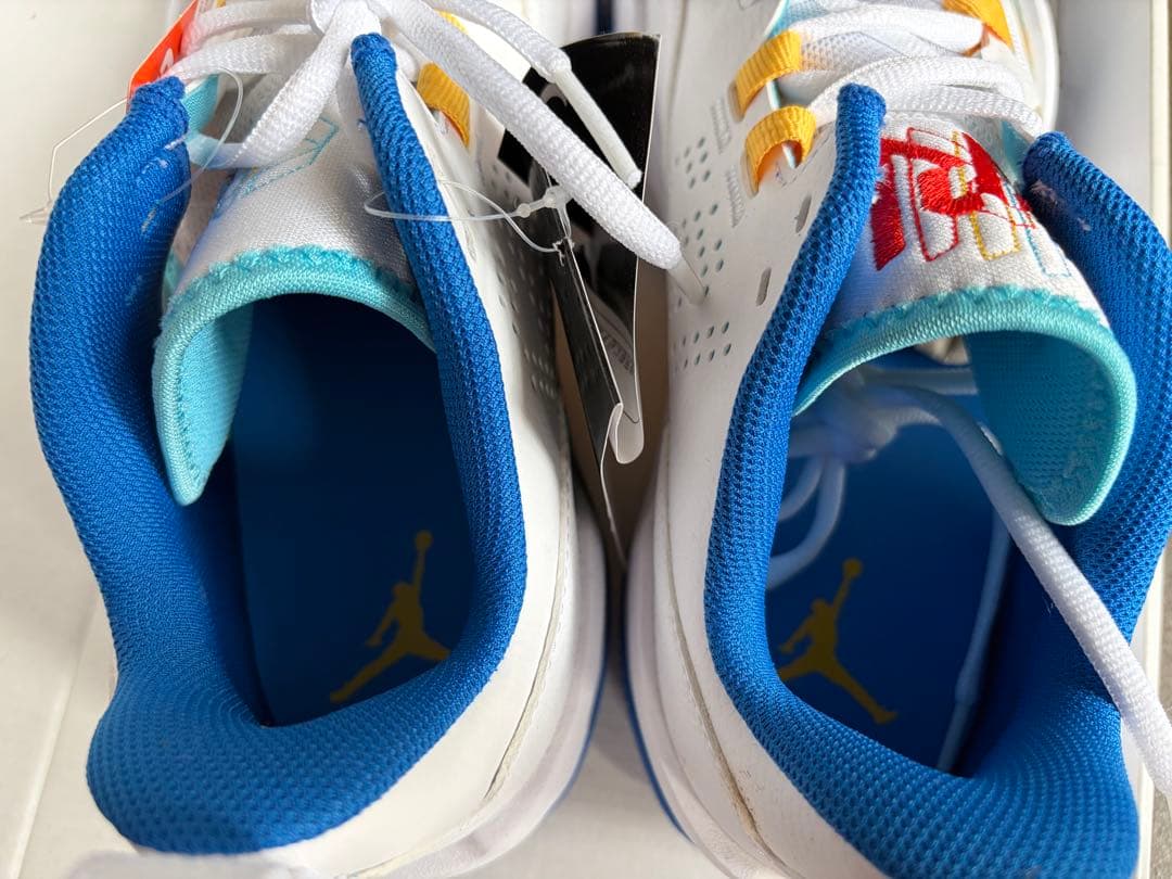 Jordan XDR バスケットボールシューズ ホワイト/ブルー/イエロー