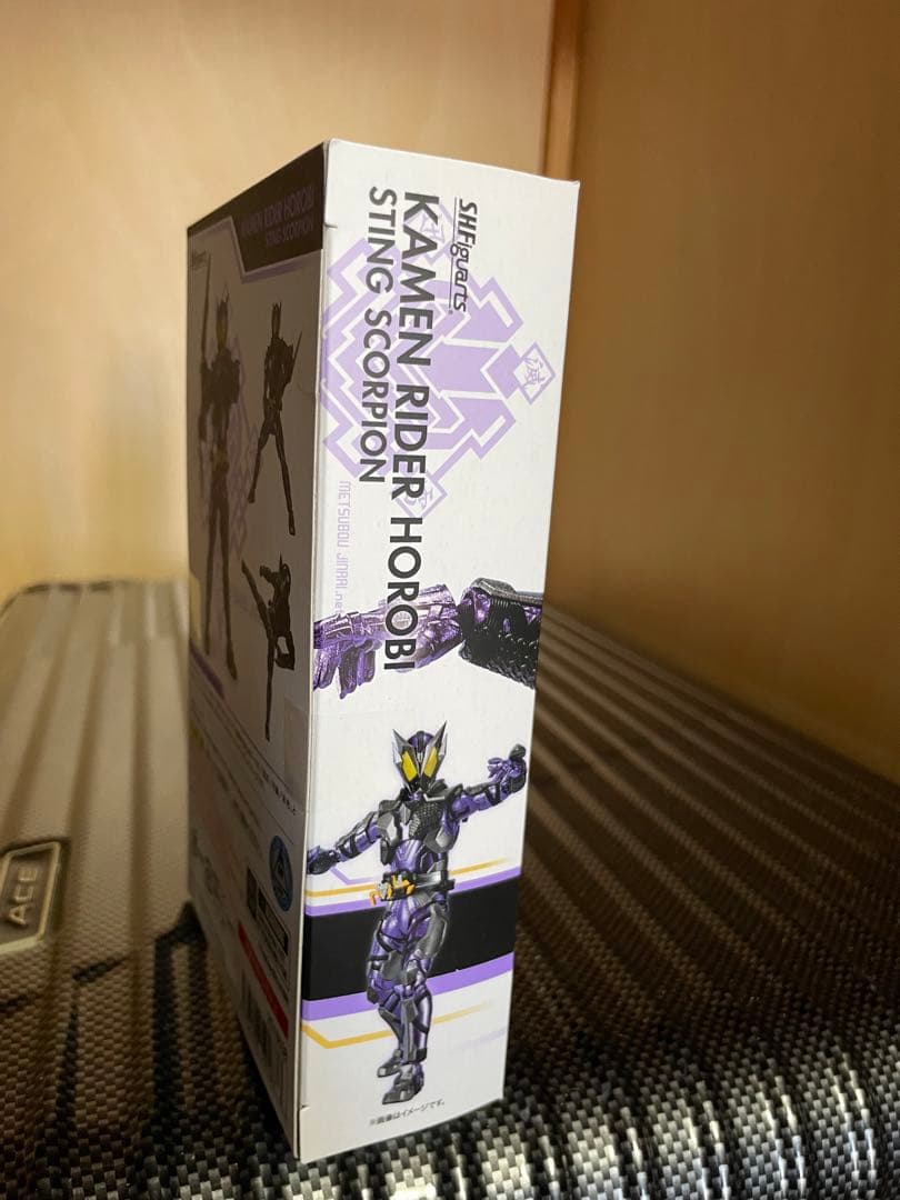 S.H.Figuarts 仮面ライダー滅 スティングスコーピオン