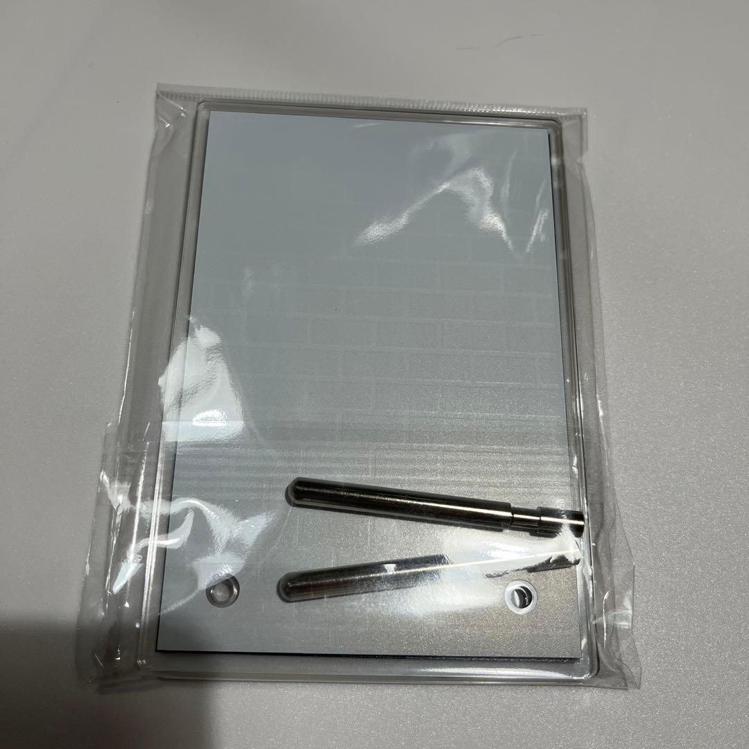ハンジ・ゾエ　アクリルスタンド　アクリルプレート　アクリルパネル　進撃の巨人