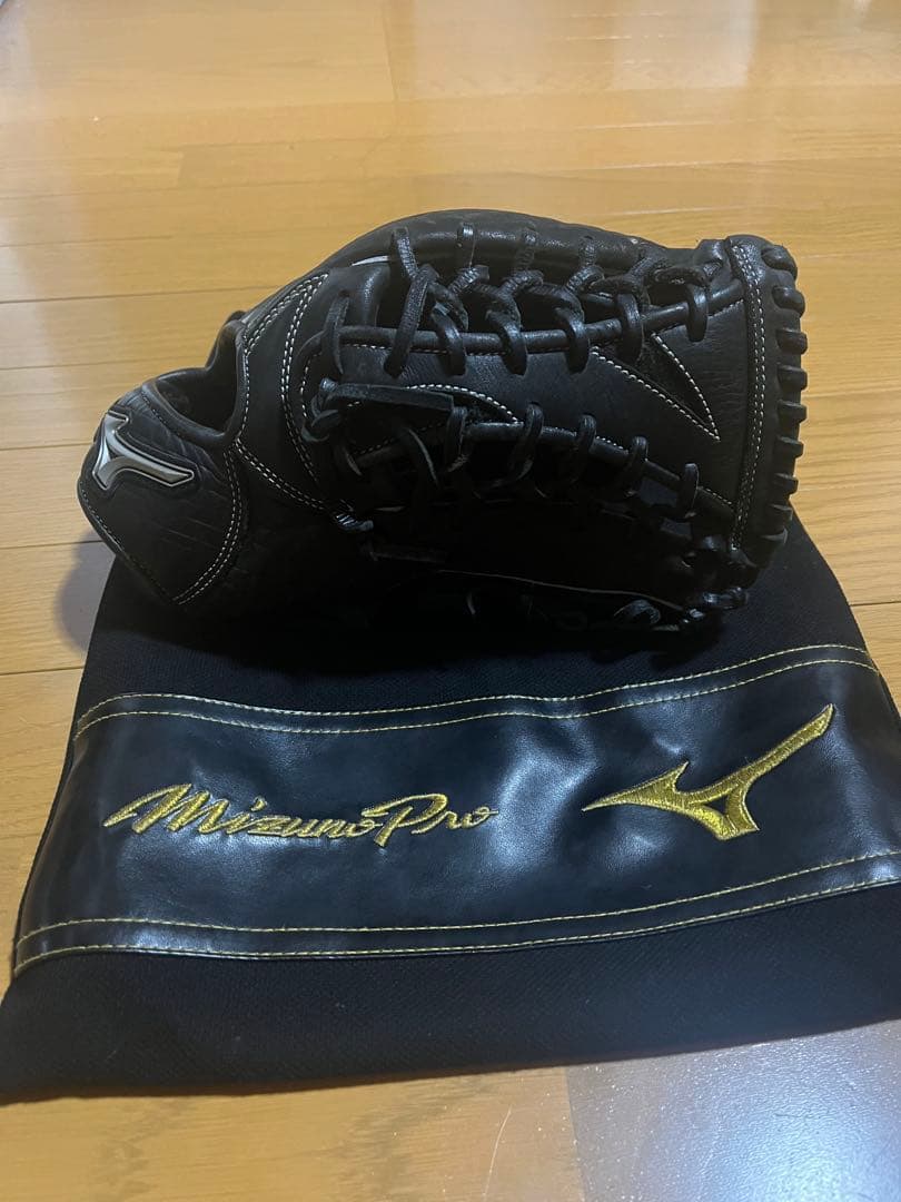 ミズノ黒 レザー 野球グローブ(外野手用)収納袋付き⭐️限定品⭐️