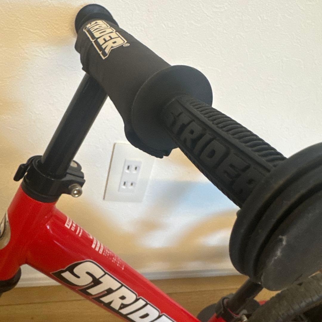 STRIDER バランスバイクとヘルメットセット
