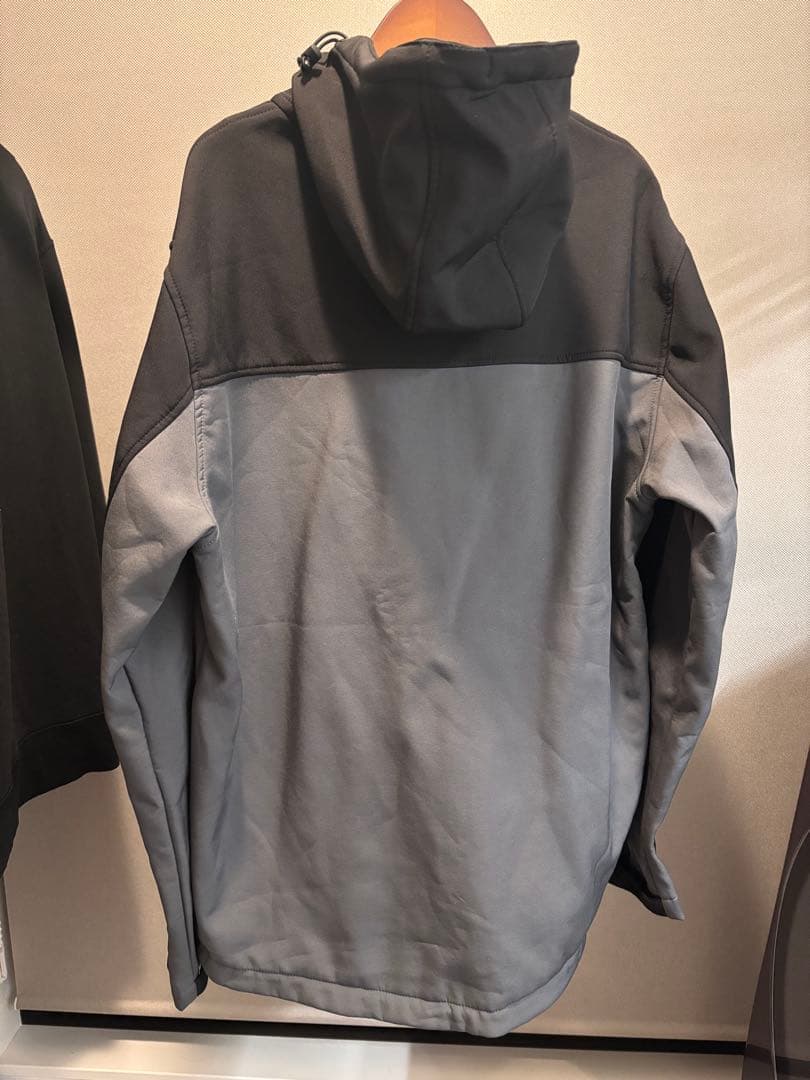 トッテナム・ホットスパー フード付きジャケット Lサイズ　MJ04AW19