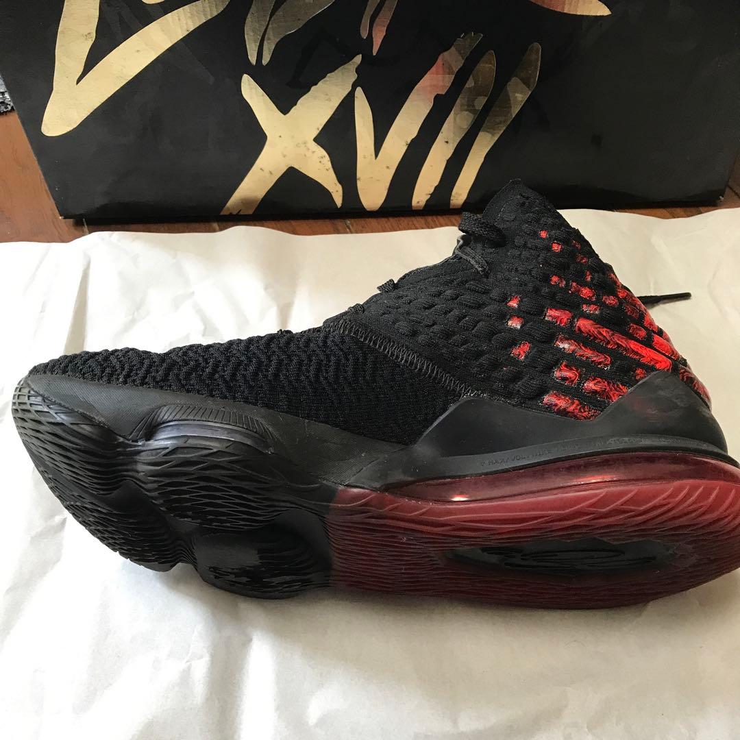 LeBron 17 ブラック/レッド シューズ