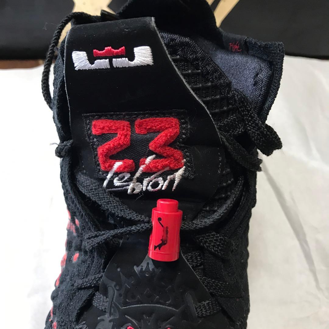LeBron 17 ブラック/レッド シューズ