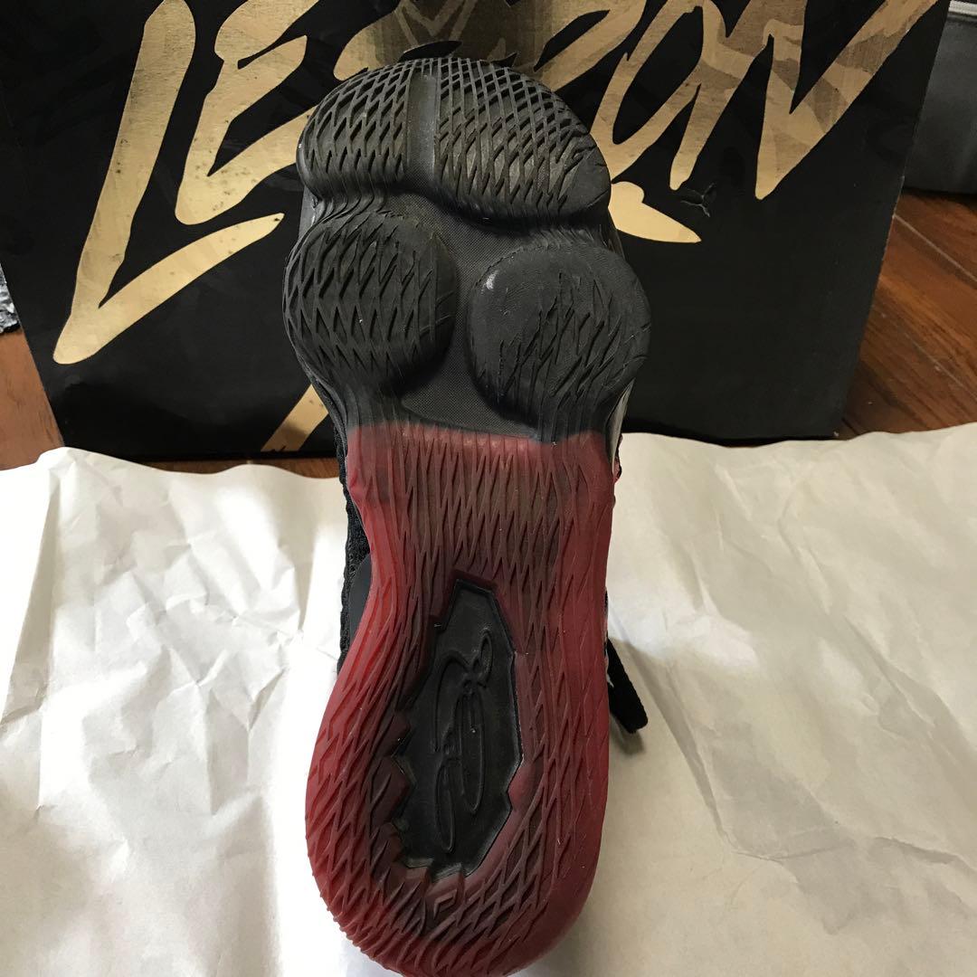 LeBron 17 ブラック/レッド シューズ
