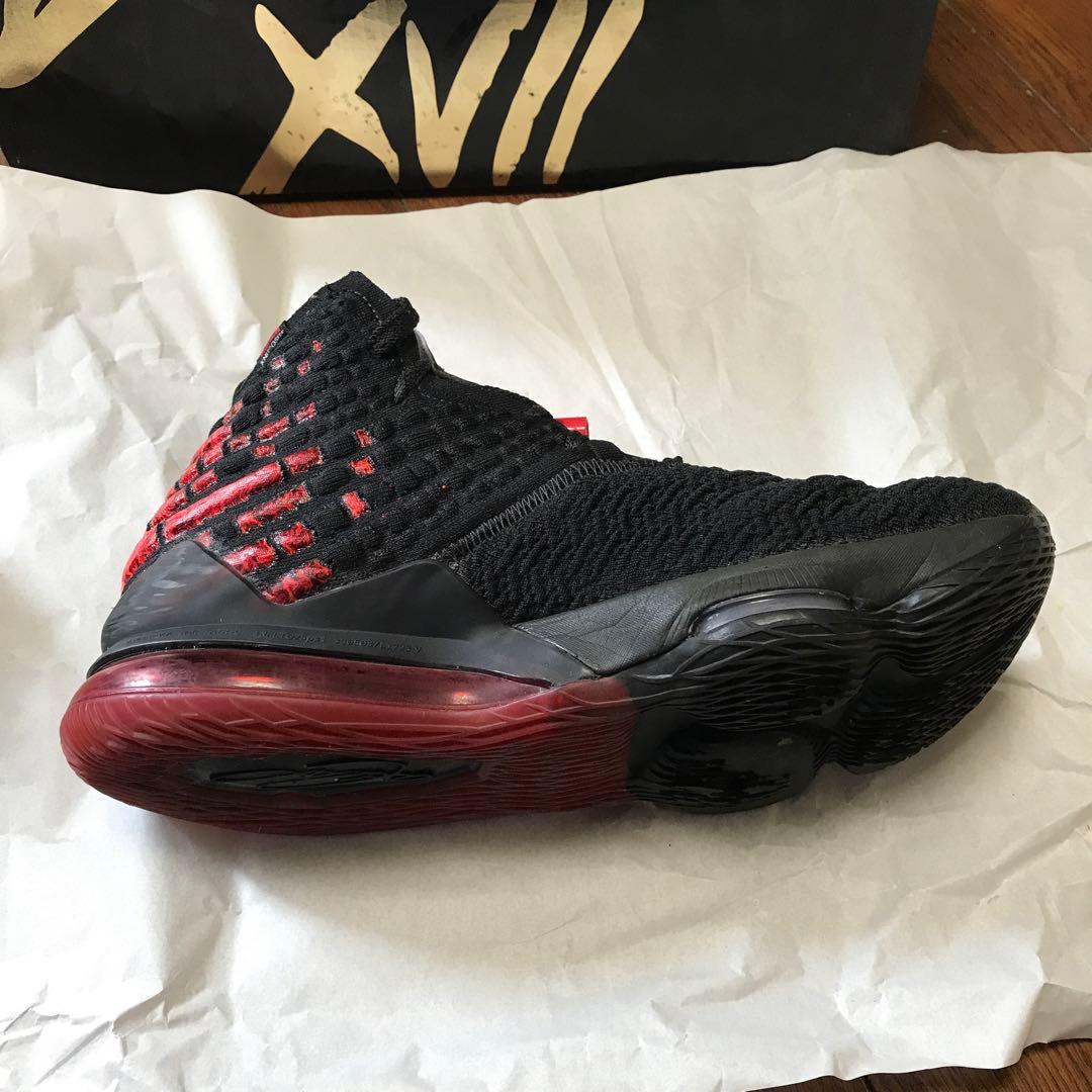 LeBron 17 ブラック/レッド シューズ