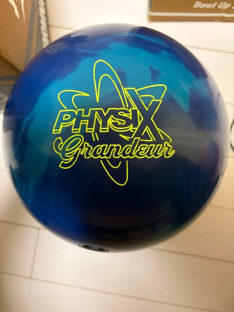 ももちPhysiX Grandeur ボウリングボール 15LB