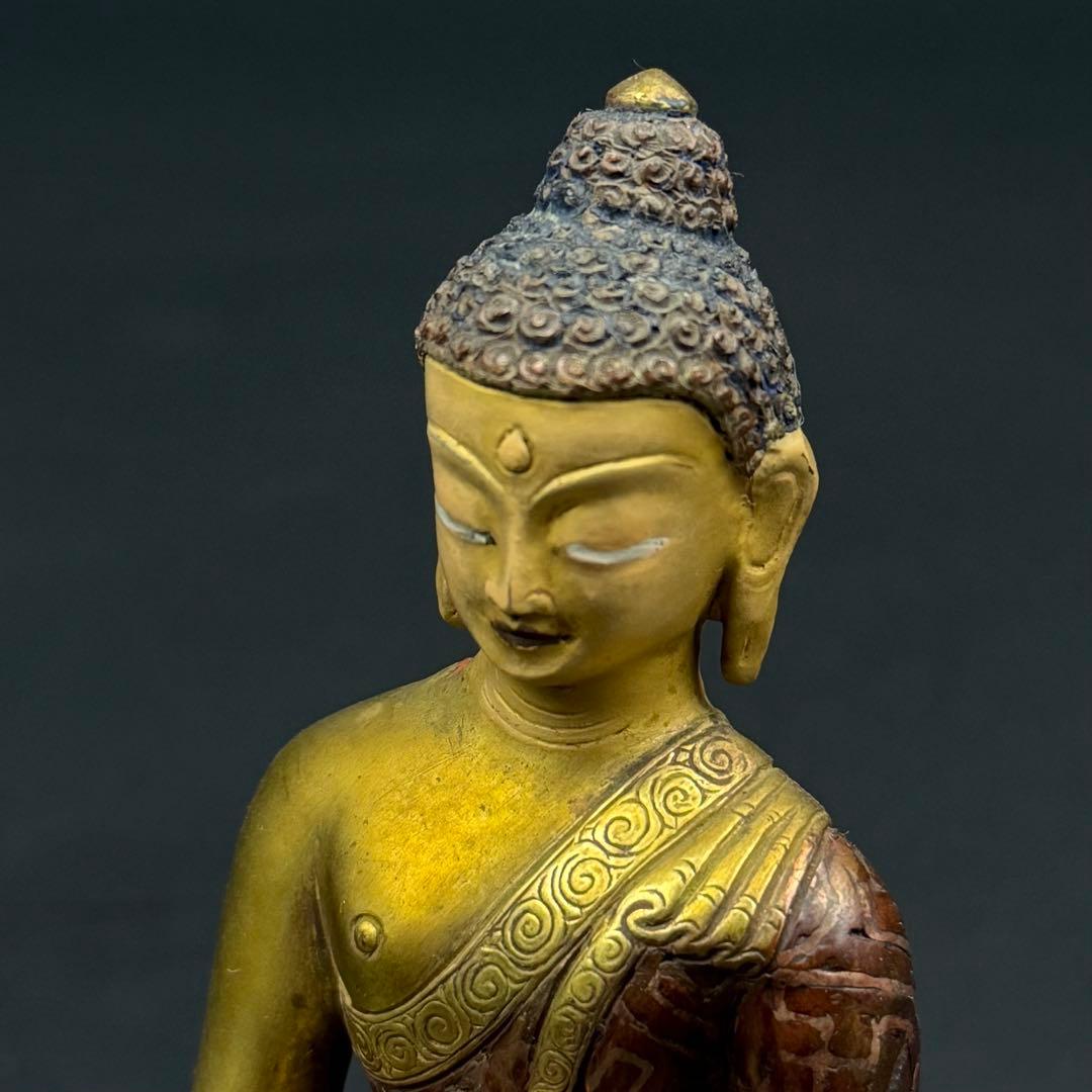 古い銅製の仏像です。 銅器 銅製 坐像 仏像 置物 骨董 インテリア
