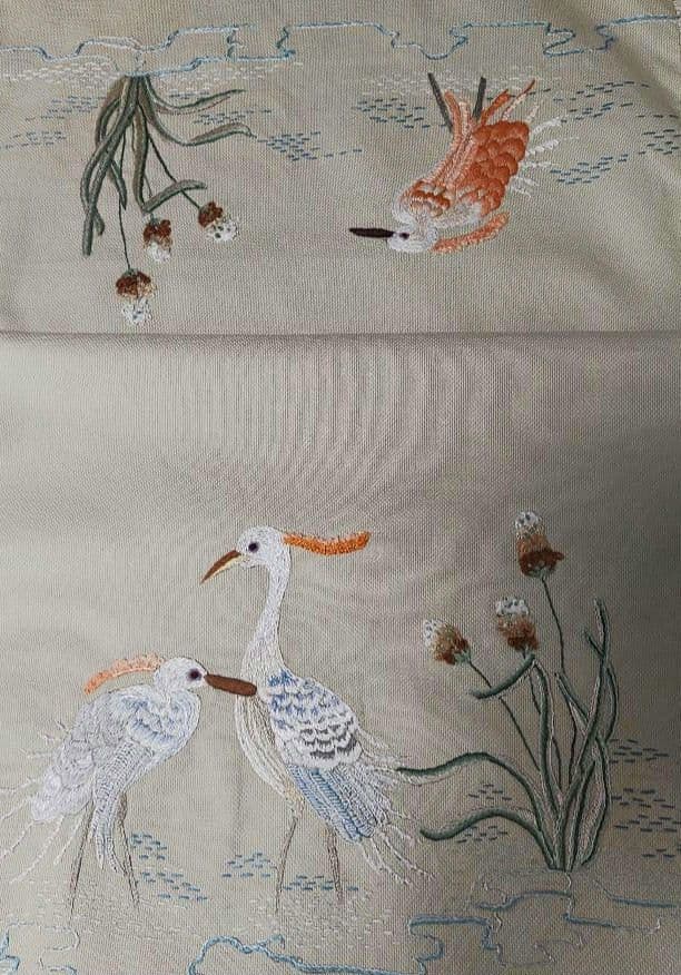 ハンドメイド アオサギ 手刺繍 手編みレース縁取り テーブルセンター