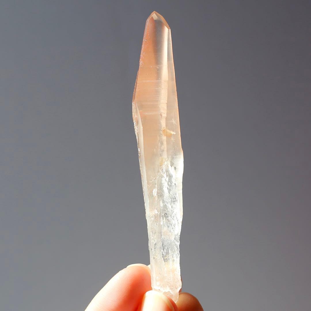 シンギングクォーツ ピンクレムリアンシード クリスタル 水晶 鉱物 原石 希少