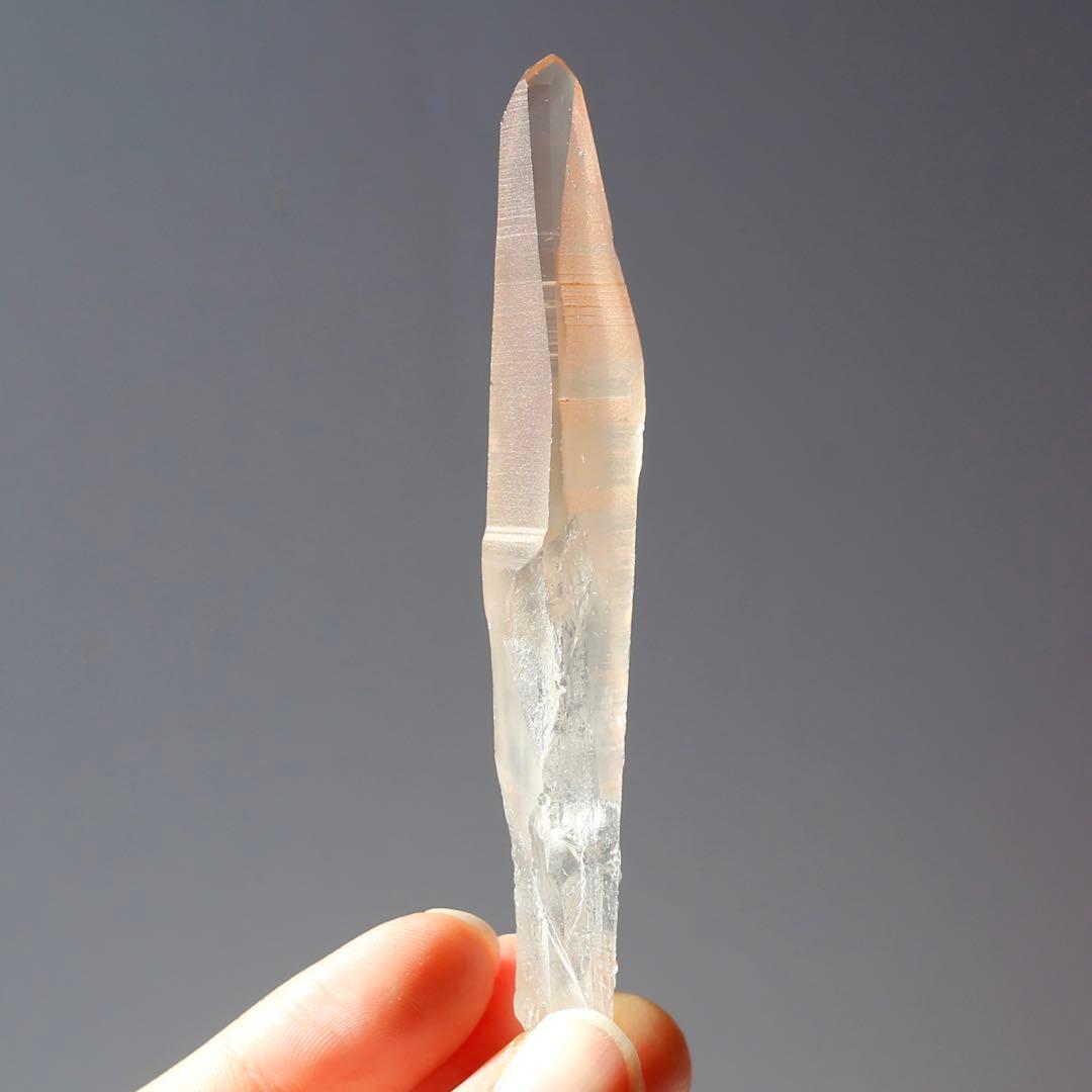 シンギングクォーツ ピンクレムリアンシード クリスタル 水晶 鉱物 原石 希少