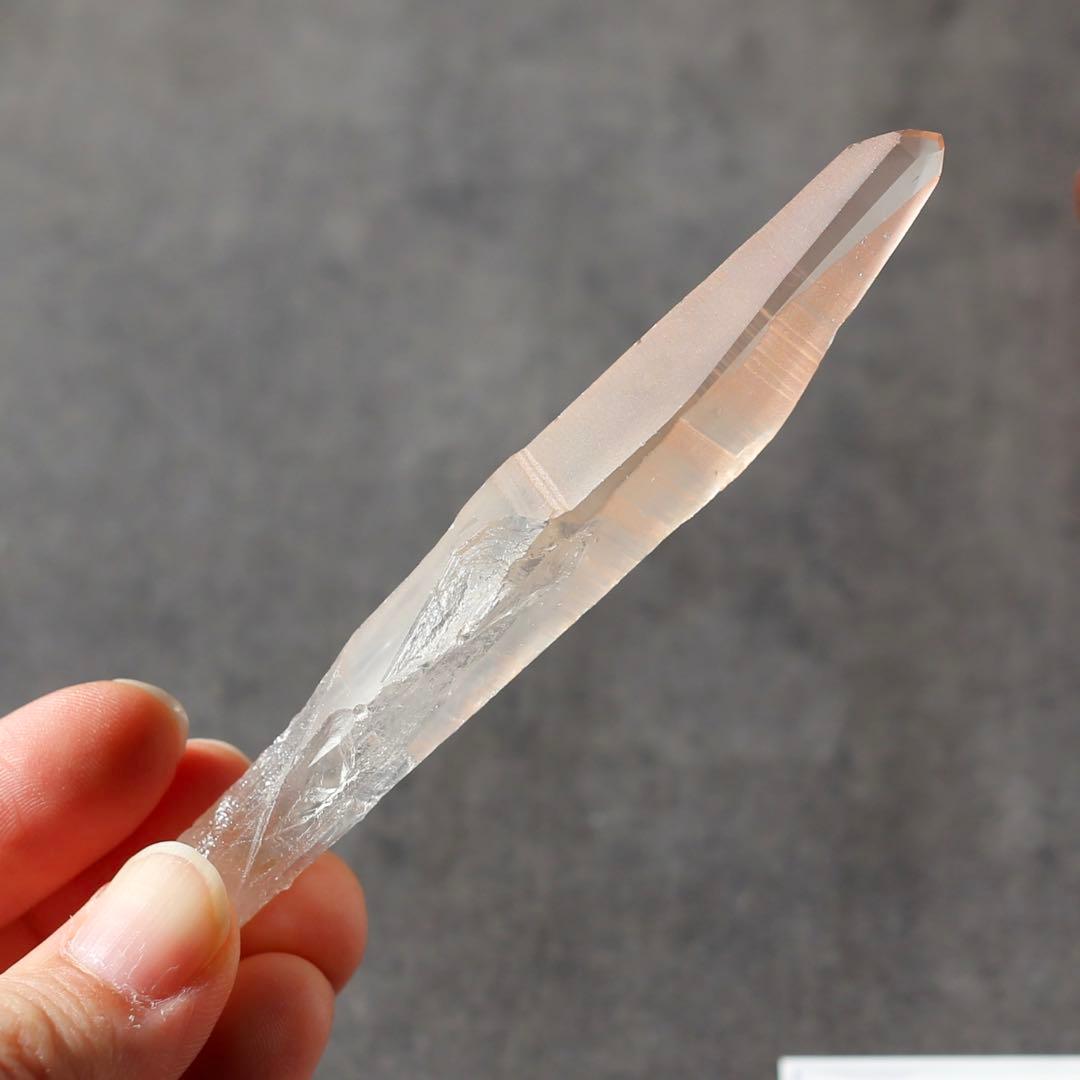 シンギングクォーツ ピンクレムリアンシード クリスタル 水晶 鉱物 原石 希少