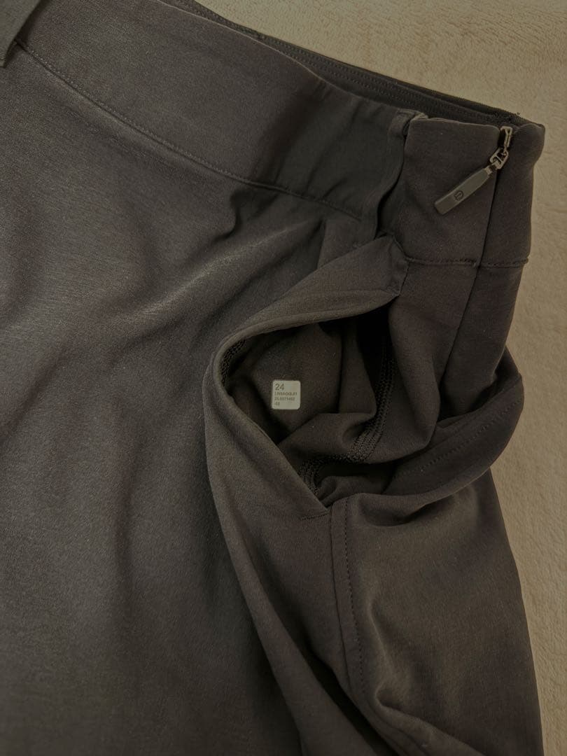 lululemon ストレッチツイル フロントプリーツゴルフスカート 24(S)