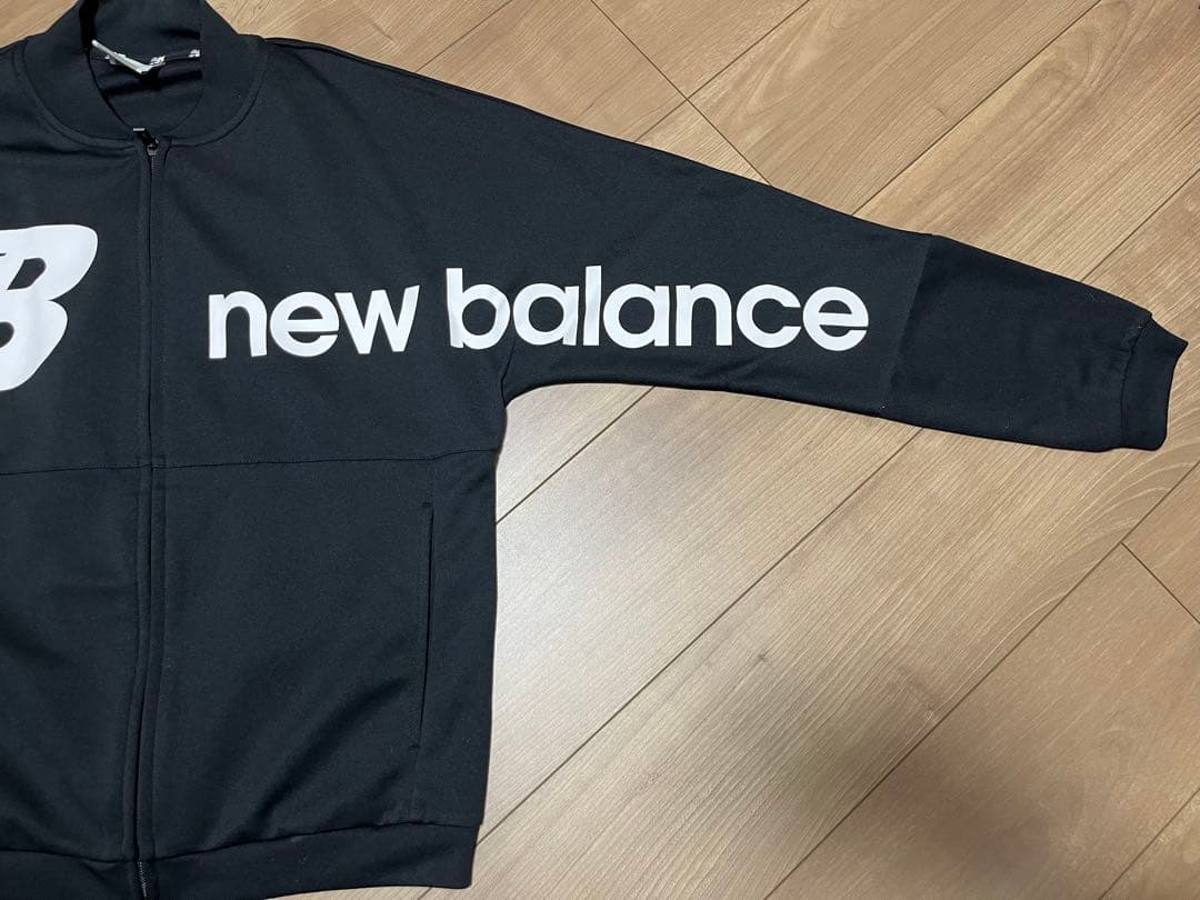 new balance ブラックジャージ上下セット
