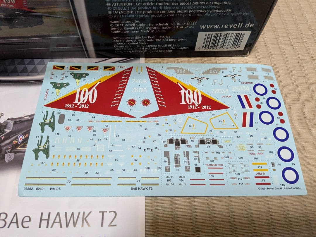 【最終価格】1/32　Revell BAe HAWK T2