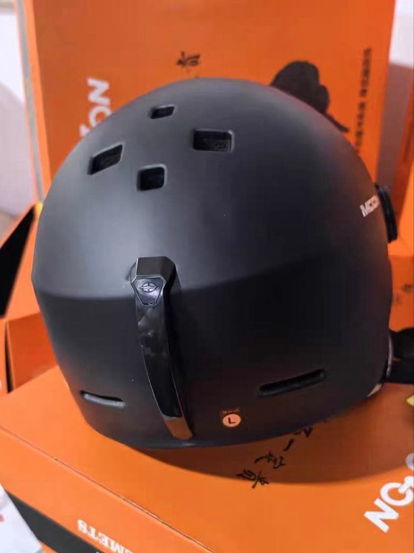 （美品）MOON スノーボードヘルメット ゴーグル付き