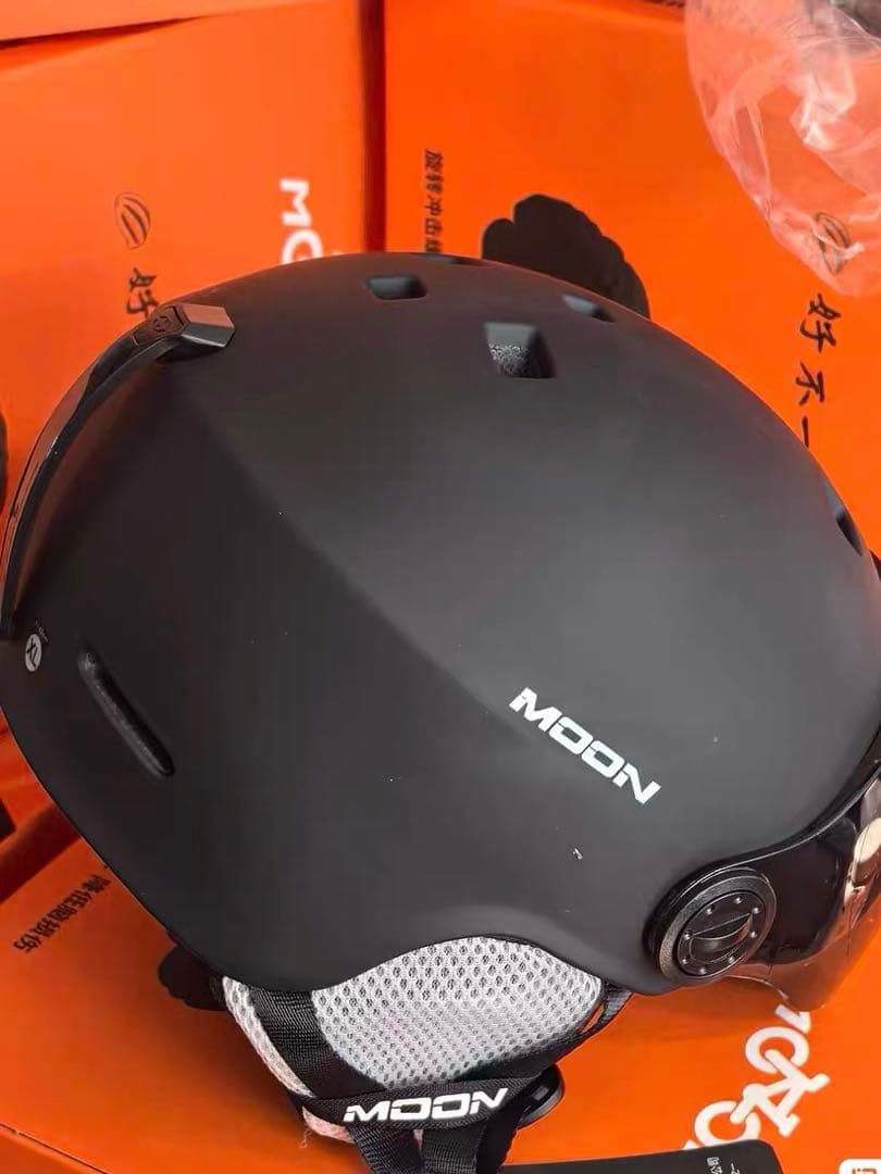 （美品）MOON スノーボードヘルメット ゴーグル付き