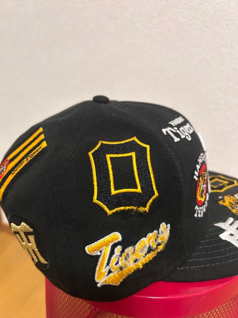 阪神タイガース ニューエラ　NEW ERA 希少初代モデル！トラッキー付き