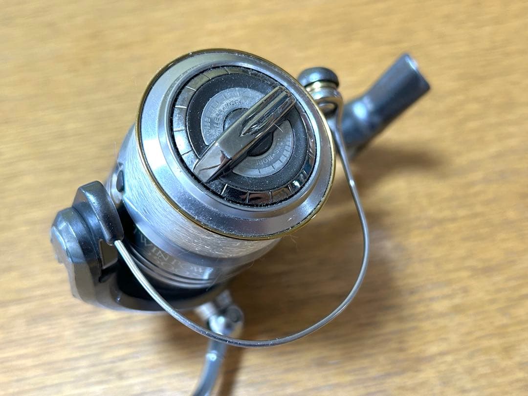 TW POWER 2500S シマノスピニングリール　【ジャンク扱い】