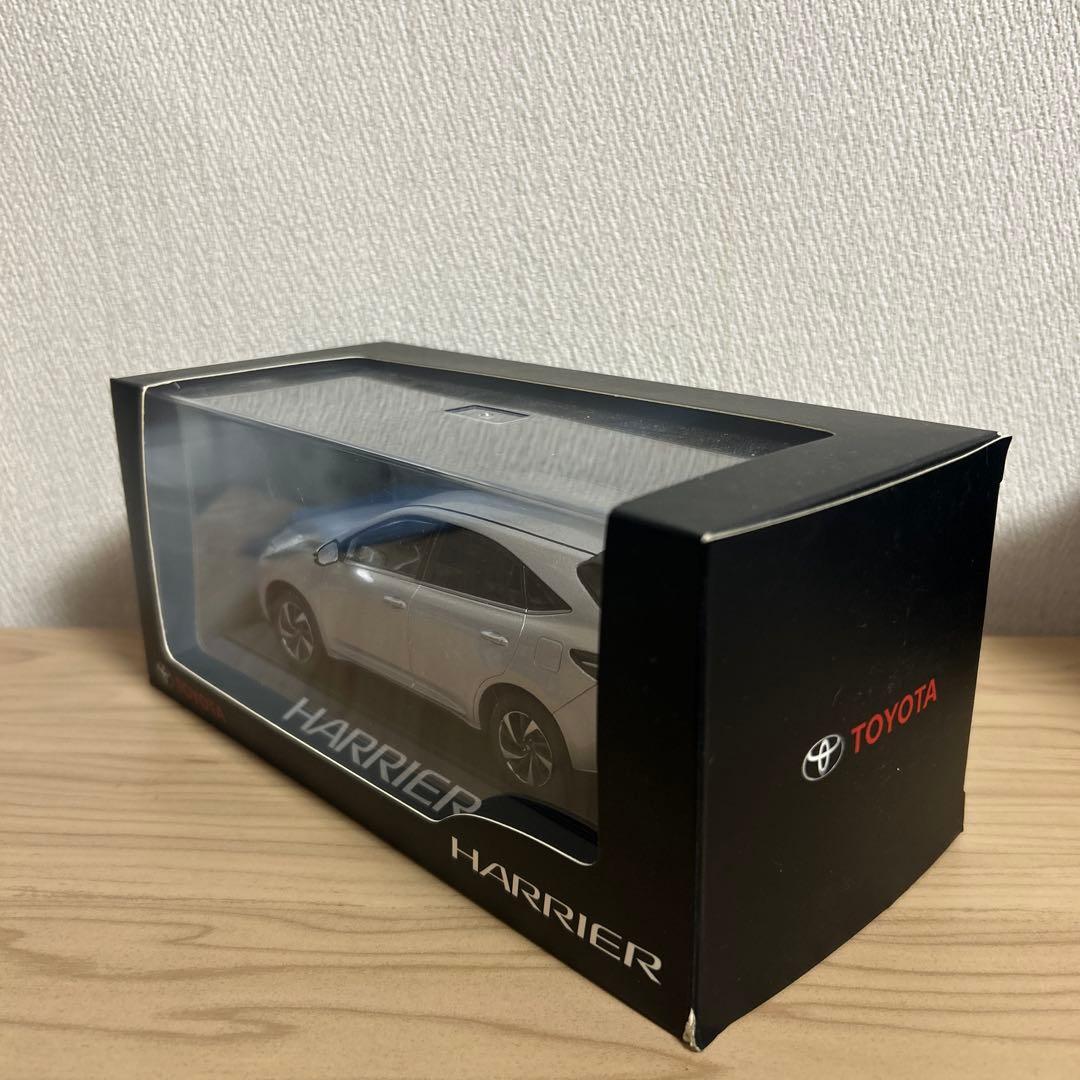 トヨタ ハリアー カラーサンプル 1/30