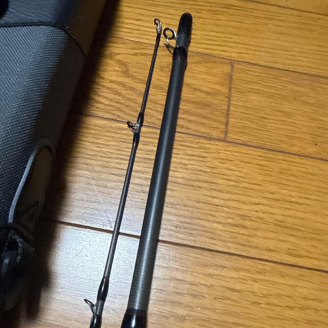 あか　ツララ　モンストロ　710 モバイル　専用ケース付