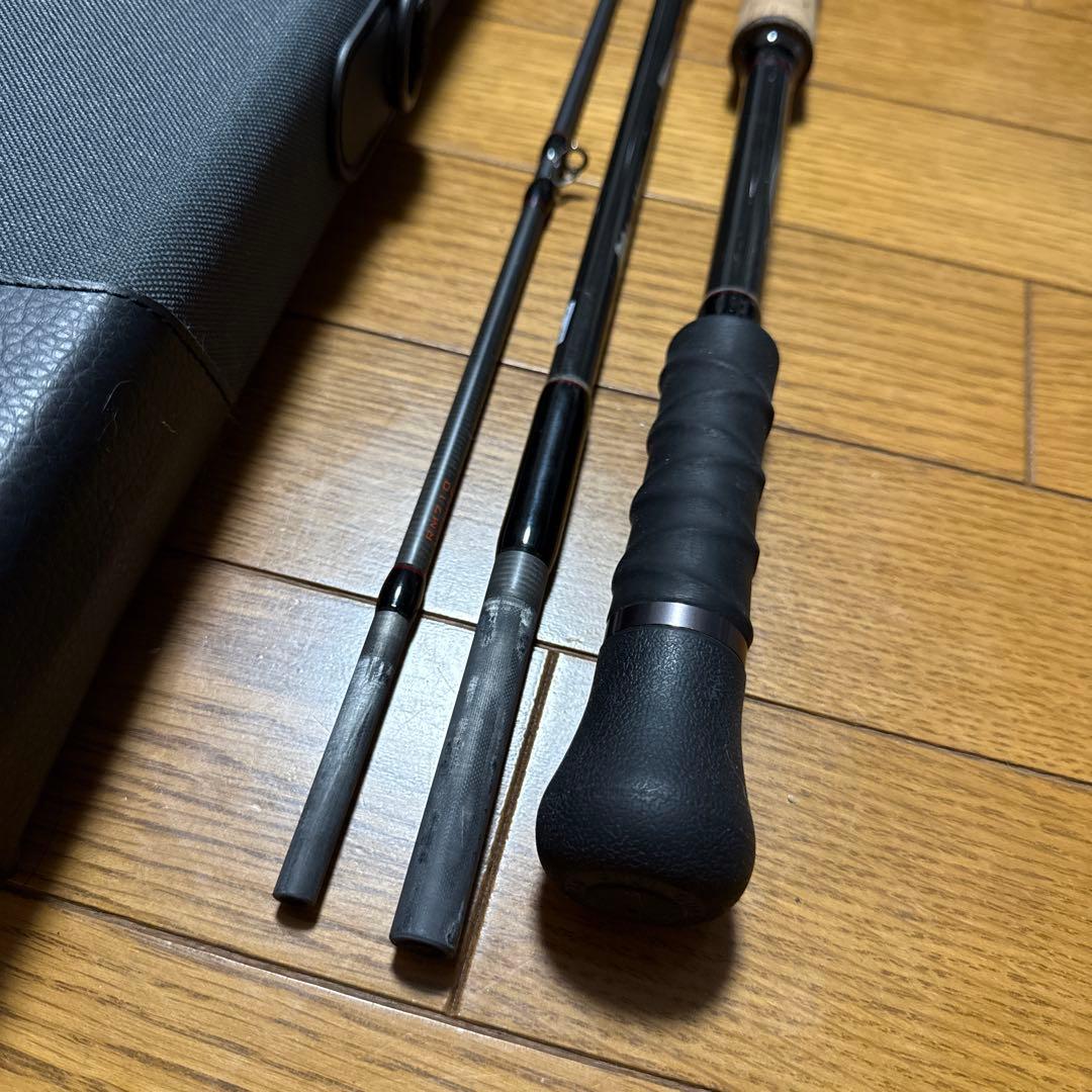 あか　ツララ　モンストロ　710 モバイル　専用ケース付