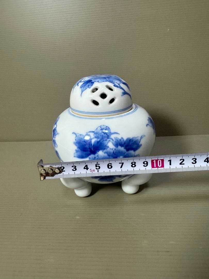 2156 平戸祐祥　染付花草　三足香炉