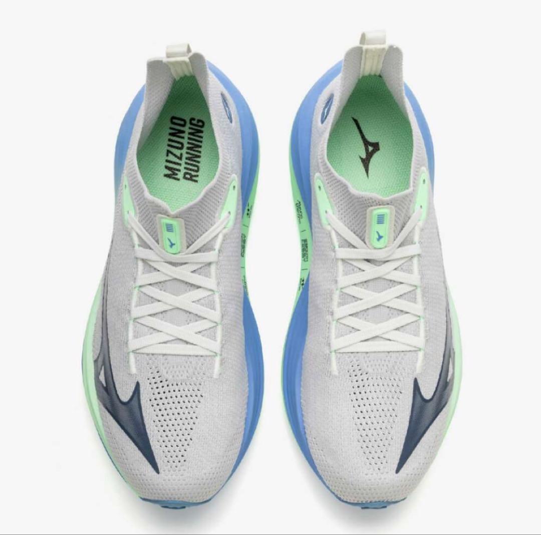 【新品未使用】ミズノ MIZUNOランニング シューズ ネオビスタ25.0