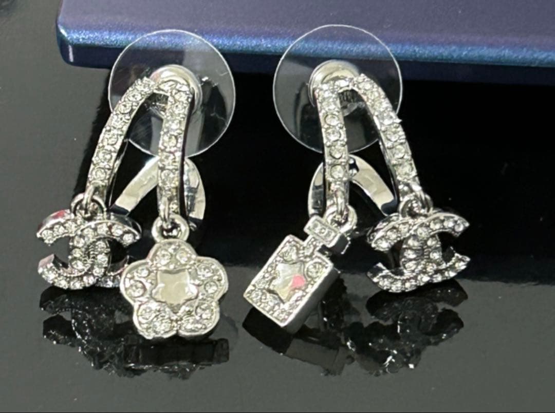 CHANEL ココマーク シャネル シルバー ピアス オシャレデザイン