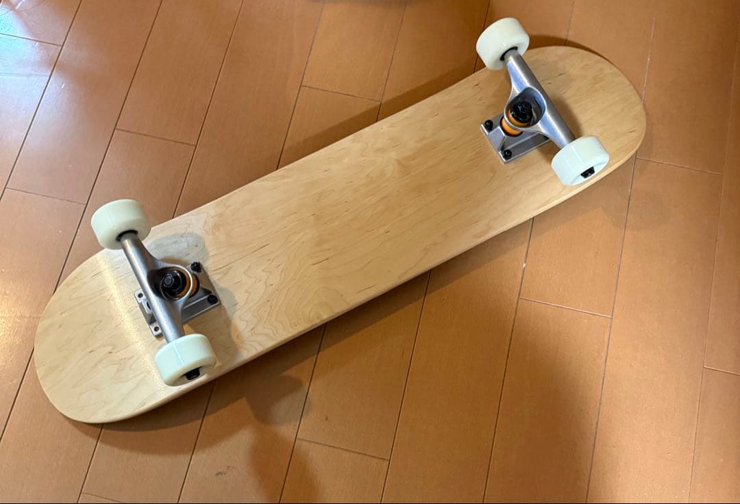 スケートボード キッズ　家の室内数回のみ使用