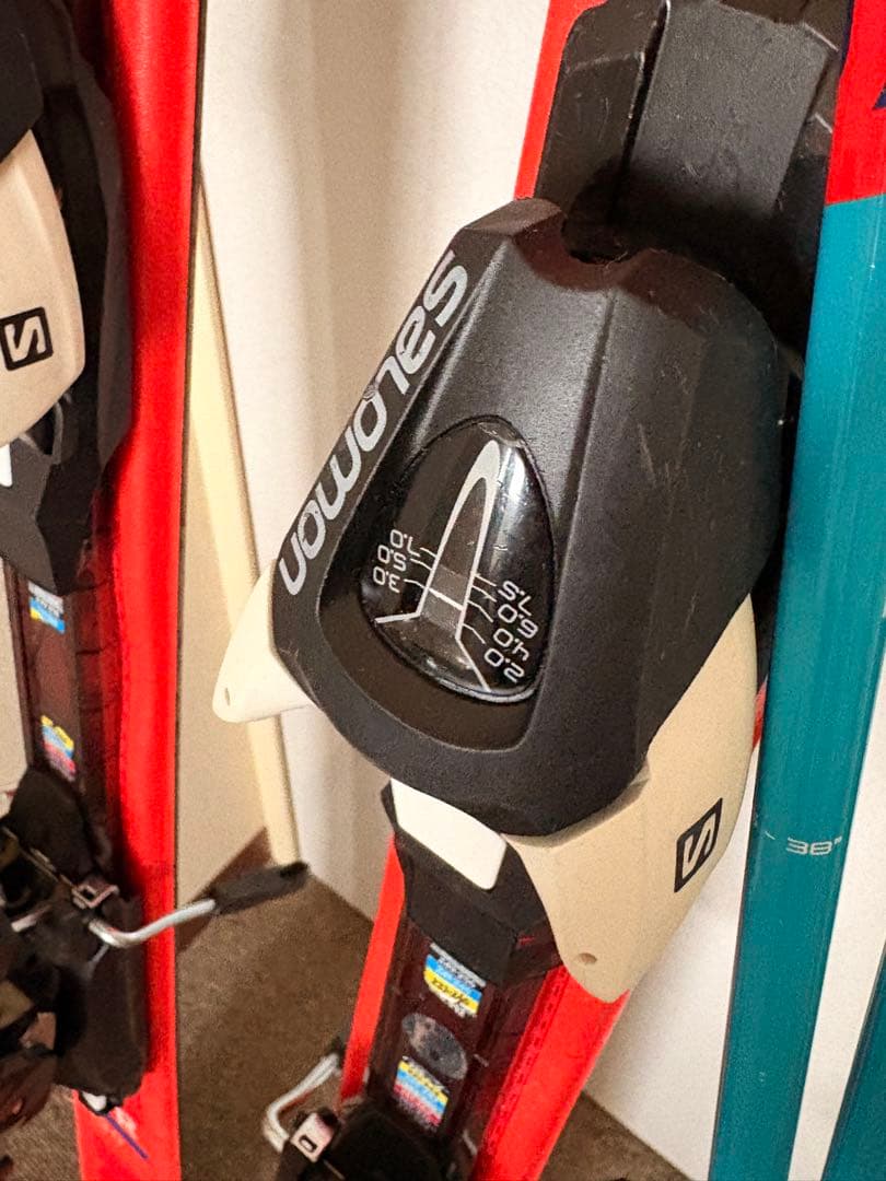 スキー学習 Salomonスキー板130とストック95セット　サロモンジュニア