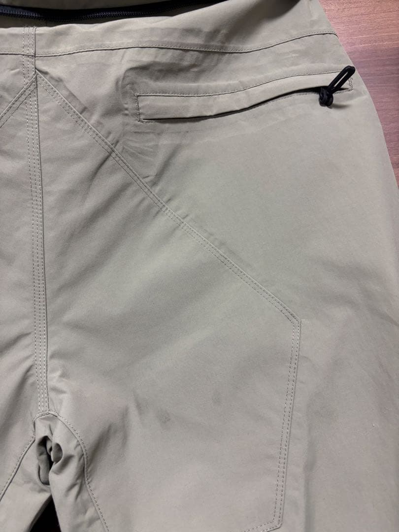 VOLCOM GORE-TEX スノーボードパンツ Mサイズ